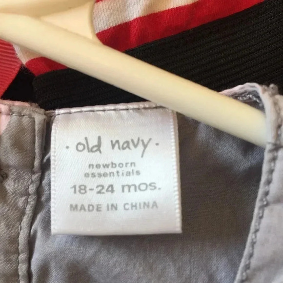 Old navy gray with pink polka dot dress 18-24 months - Picture 4 of 4